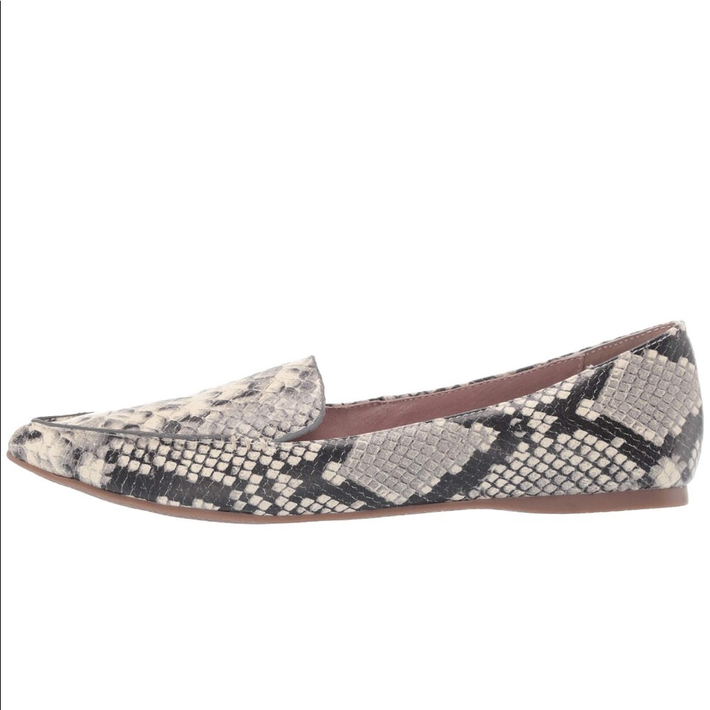 NWOT Steve Madden/Madden Girl Feather Loafer Flat